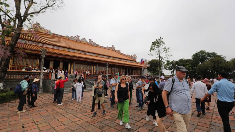 hue-mo-rong-doi-tuong-duoc-mien,-giam-phi-tham-quan-di-tich