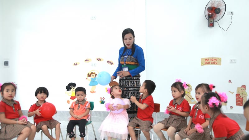 nhieu-hoc-sinh-tieu-hoc,-thcs-duoc-ho-tro-450.000-dong/thang-va-8-kg-gao