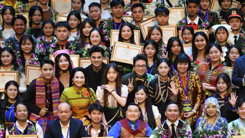 150-hoc-sinh,-sinh-vien,-thanh-nien-dan-toc-thieu-so-rang-ro-trong-ngay-vinh-danh