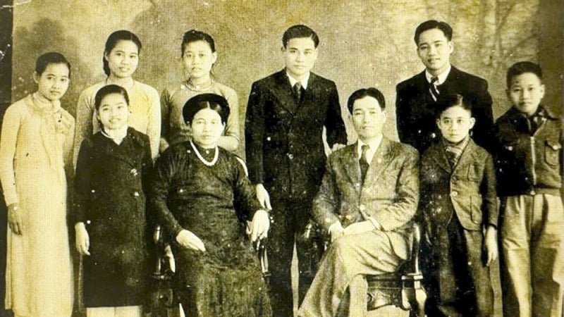 gia-dinh-tri-thuc-hang-dau-viet-nam:-co-nhieu-giao-su,-gan-lien-voi-nhung-dau-moc-dau-tien