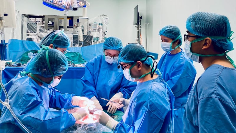 nguoi-dan-ong-51-tuoi-chet-nao-hien-tang-hoi-sinh-su-song-cho-8-nguoi-tren-khap-ba-mien