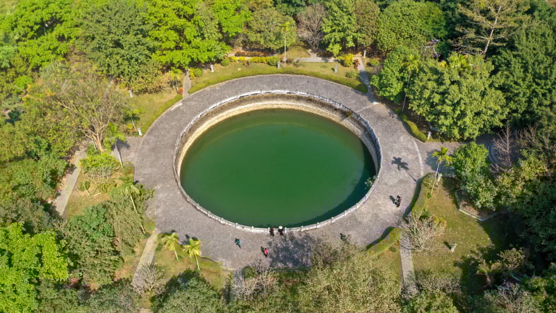 bi-an-gieng-ngoc-nghin-nam-o-chua-bai-dinh:-mat-rong-khong-lo-khong-bao-gio-can