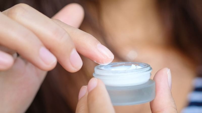 tu-15/2,-quang-cao-my-pham-khong-duoc-gay-hieu-nham-nhu-thuoc-chua-benh