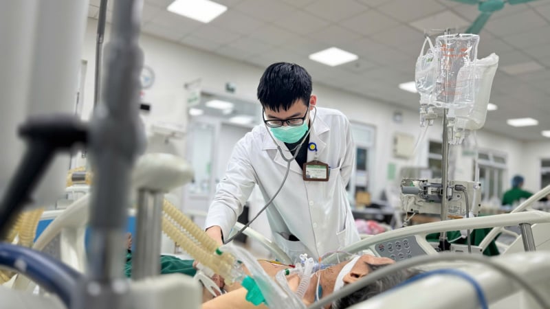 lao-phoi,-nguoi-dan-ong-van-giu-thoi-quen-nguy-hai-nay-dan-den-suy-kiet,-suy-ho-hap-nang