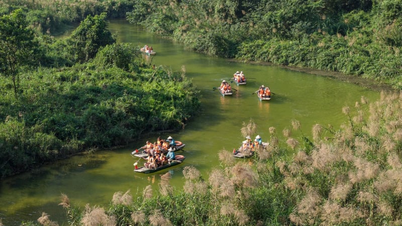ve-co-do-ngam-co-lau-no-trang,-tim-lai-nhip-song-cham-giua-long-di-san
