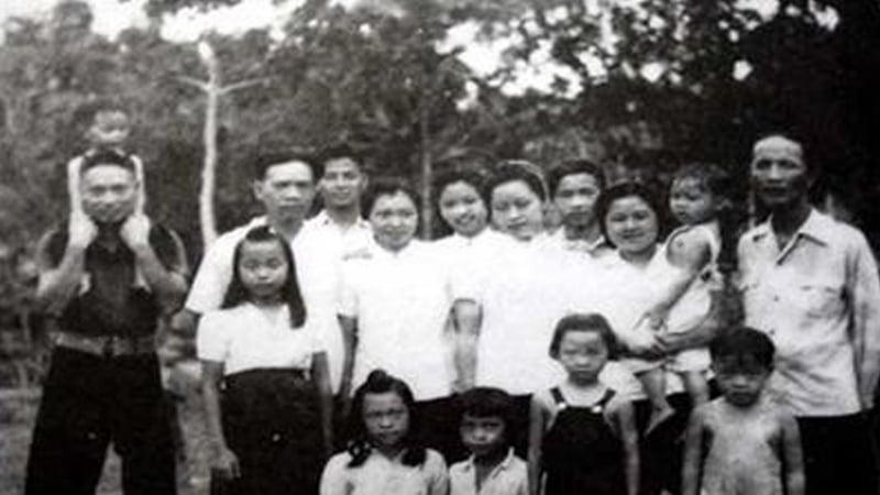 gia-dinh-danh-gia-vong-toc-cua-giao-su-ho-dac-di:-5-doi-vang-danh,-tai-gioi