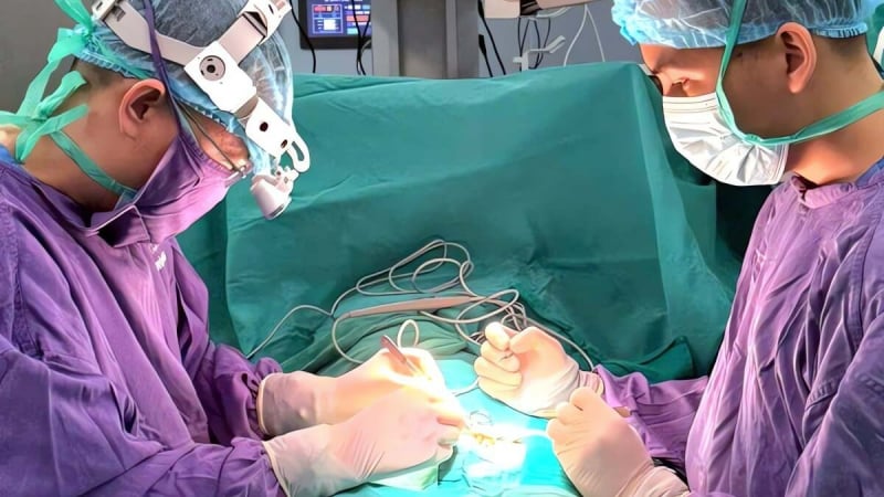 thanh-nien-phat-hien-vung-kin-bat-thuong-khi-di-kham-vi-bung-to-bat-thuong,-so-thay-khoi-cung-lon