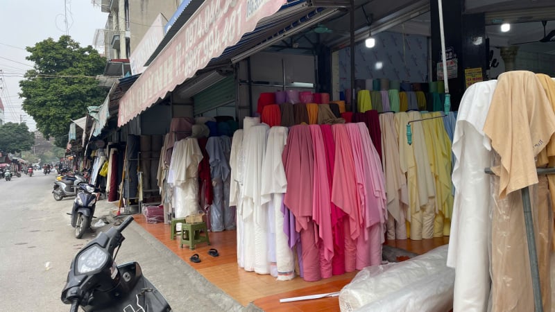 can-tet,-cho-vai-ninh-hiep-bong-dung-ngu-dong