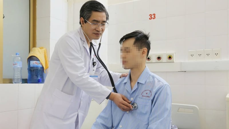 thanh-nien-29-tuoi-di-kham-da-day,-vua-dien-tim-bac-si-da-phat-hien-bat-thuong,-cap-cuu-gap