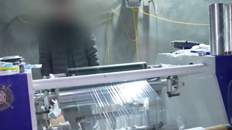 chat-hoa-deo-cam-deha-trong-mang-boc-thuc-pham-gia-nguy-hai-den-muc-nao?