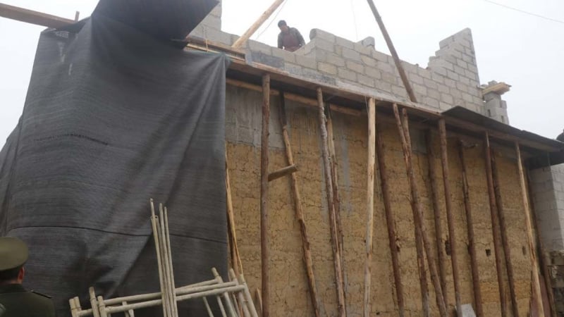 lo-lo-chai-giua-lan-ranh-bao-ton:-dung-de-“lang-co-tich”-mat-minh-truoc-con-loc-be-tong