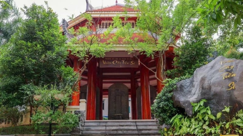 truong-dai-hoc-su-pham-2-duc-bo-ten-giang-vien-tren-bia-tien-si