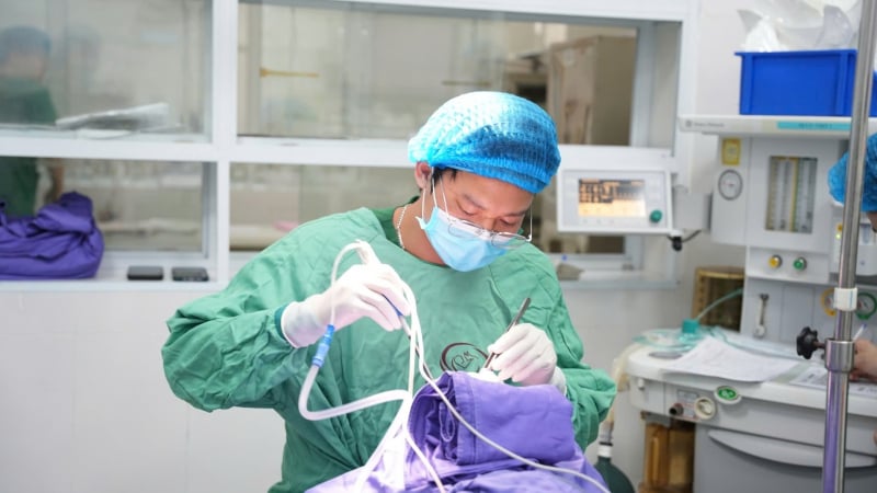 sinh-ra-da-co-di-tat-tai-bam-sinh,-bac-si-canh-bao-dau-hieu-khong-duoc-chu-quan