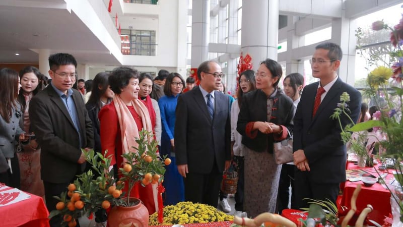 don-tet-an-tuong-va-tu-hao-o-ngoi-truong-chuyen-dinh-nhat-ha-noi