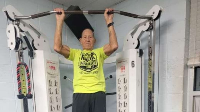 cu-ong-83-tuoi-bi-benh-tim-keo-xa-300-lan-trong-chua-day-40-phut