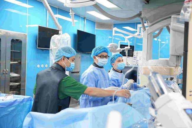 mot-san-phu-bang-huyet-sau-sinh-duoc-cuu-song-nho-ky-thuat-quan-trong-nay