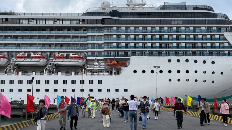 tau-du-lich-5-sao-dua-hang-nghin-khach-quoc-te-“xong-dat”-hue-dau-nam-moi-binh-ngo