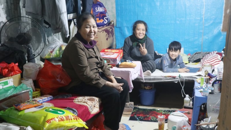 tet-khong-tron-ven-cua-nhung-nguoi-ca-cuoc-doi-gan-lien-voi-may-chay-than