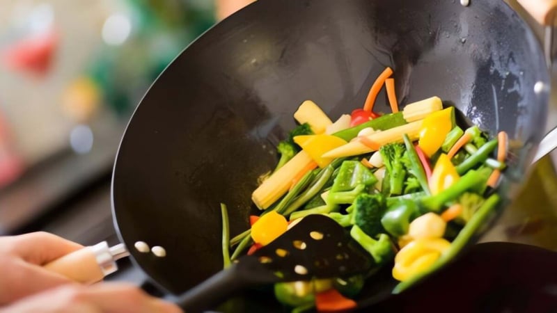 xao-rau-muon-xanh-muot,-gion-ngot,-khong-tham-mau,-mem-nhun-can-nho-3-buoc-nay