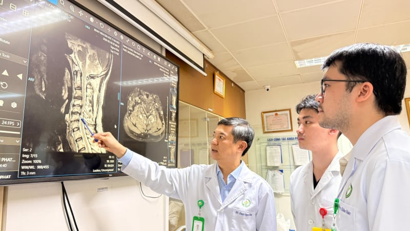 ve-viet-nam-chua-benh,-thoat-nguy-co-bi-liet,-sau-7-thang-dieu-tri-nuoc-ngoai-khong-thanh-cong