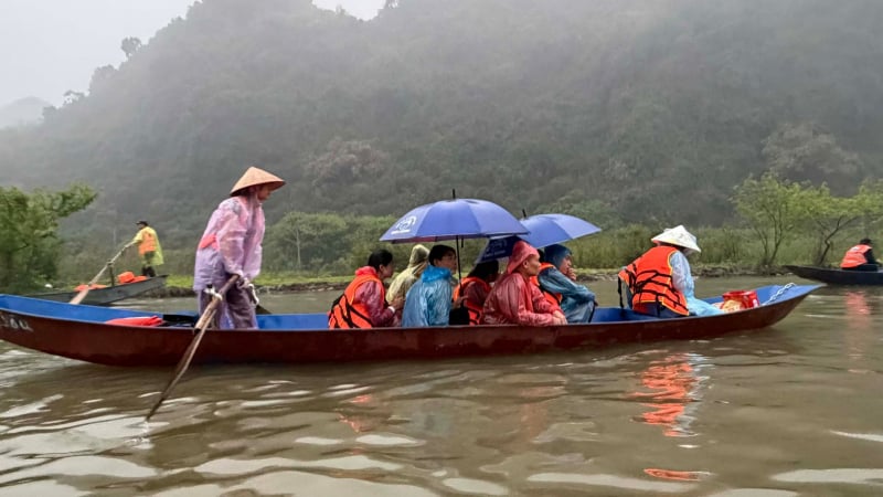 chua-huong:-dinh-chi-lai-do-neu-cho-khach-khong-mac-ao-phao-khi-di-thuyen-tray-hoi