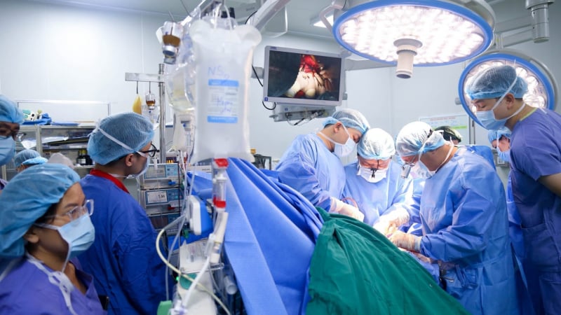 ngay-thay-thuoc-viet-nam-27/2:-tai-hoa-bac-si-viet-chinh-phuc-benh-nhan-nuoc-ngoai