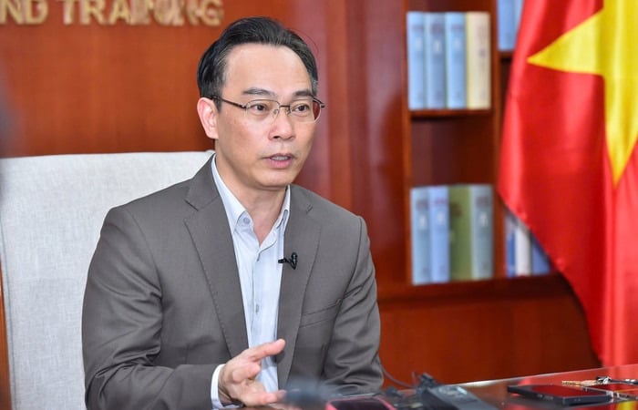 chan-dung-quyen-bo-truong-bo-gddt:-sinh-nam-1969,-que-hung-yen