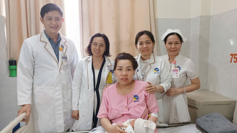 thai-phu-tay-ninh-sinh-con-lan-4-doi-mat-cua-tu-vi-vet-mo-cu