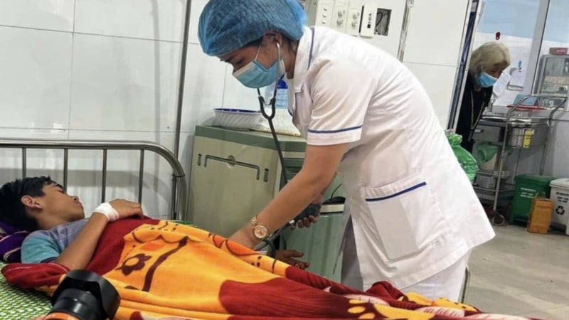 da-nang:-sau-khi-an-ca-u-chua,-nhieu-nguoi-nhap-vien,-mot-benh-nhan-hon-me