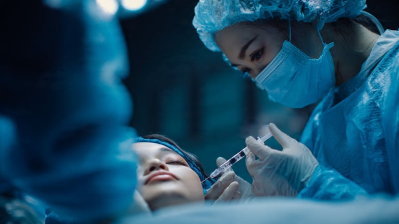 chan-bien-dang,-chay-dich-vi-tiem-filler-tai-nha-voi-mong-muon-lam-thang-chan