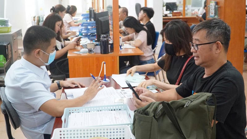 lao-dong-vui-mung-vi-tien-tro-cap-that-nghiep-tang-cao