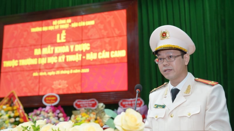 trung-ta-cong-an-la-giao-su-tre-nhat-viet-nam-nganh-duoc