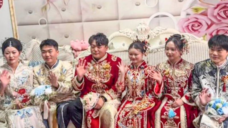 hiem-co:-3-anh-em-sinh-ba-cuoi-cung-ngay,-lon-len-chua-tung-roi-nhau