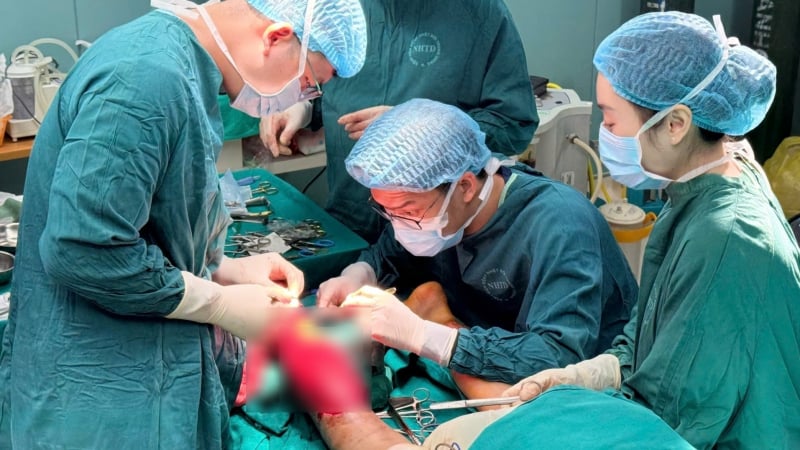 kinh-hai-truoc-cang-chan-hoai-tu-nang,-ton-thuong-tan-xuong-vi-tu-dap-la-chua-bong