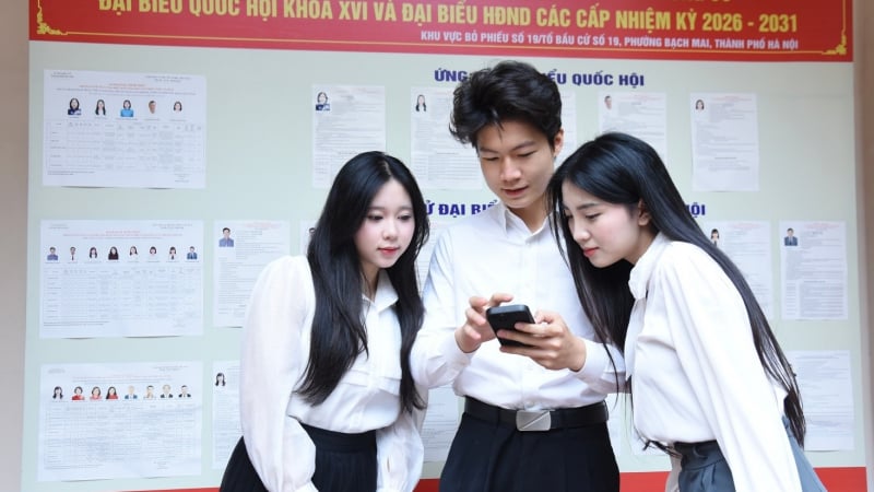 nhung-diem-bau-cu-tai-ha-noi-thu-hut-dong-cu-tri-tre,-nhieu-nguoi-lan-dau-tham-gia-bo-phieu