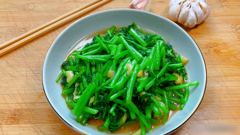 loai-rau-mon-an-cua-hoang-de-tuoi-hon-he,-thom-hon-can-tay,-xao-don-gian-an-ngon-hon-ca-thit