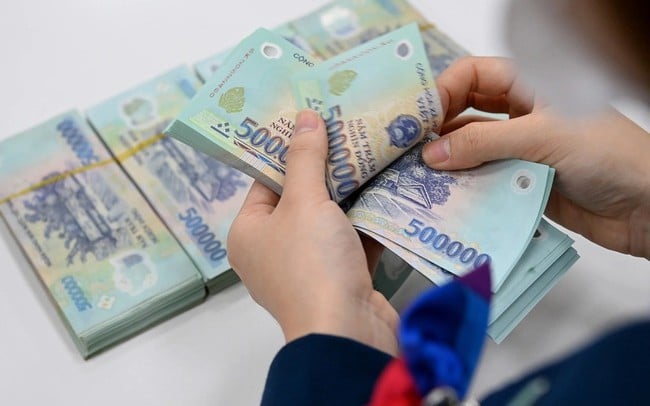 tien-luong-cua-chu-tich-hoi-dong-nhan-dan-tinh-neu-tang-luong-co-so-tu-1/7