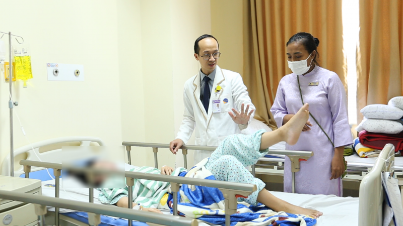 co-gai-24-tuoi-suyt-liet-vinh-vien-do-khoi-u-tuy-song