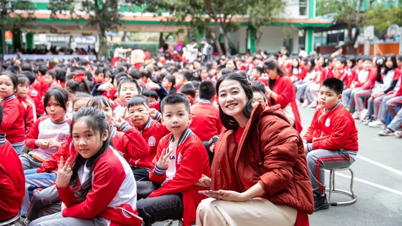 vu-hoc-sinh-lop-3-o-ca-mau-bi-phu-huynh-danh-10-roi-ngay-tai-truong:-giao-vien,-chuyen-gia-noi-gi?