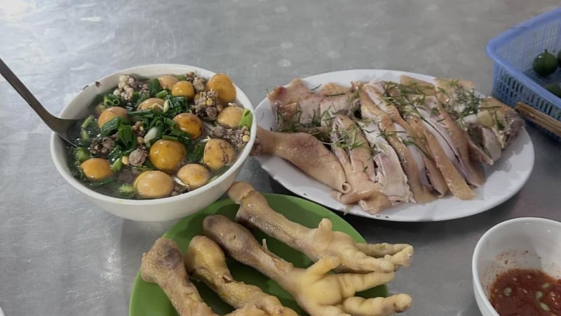 cu-soc-bua-an-voi-gia-tien-385.000-dong-tai-ha-noi:-dat-xat-ra-mieng-hay-man-“chat-chem”-cong-khai?