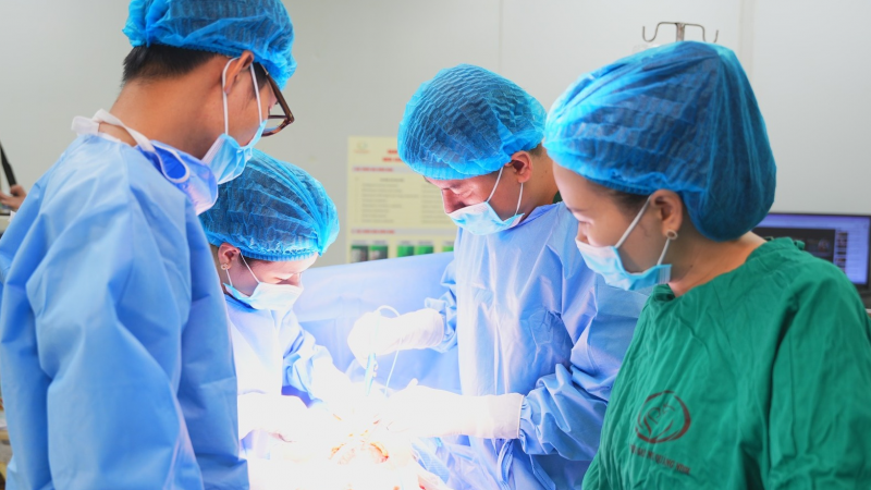 mo-de-4-lan,-san-phu-roi-vao-tinh-trang-nguy-hiem-khi-sinh-mo-lan-5