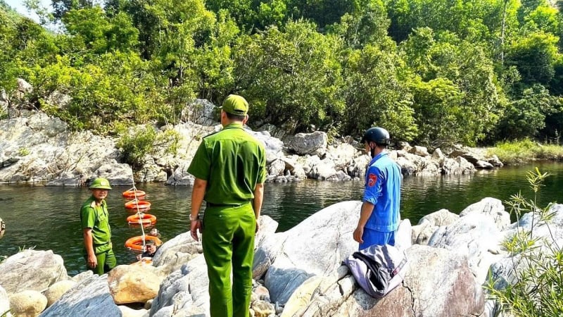 da-nang:-ra-soat-“diem-den”-duoi-nuoc,-dung-bien-canh-bao-tai-ao,-ho,-song,-suoi