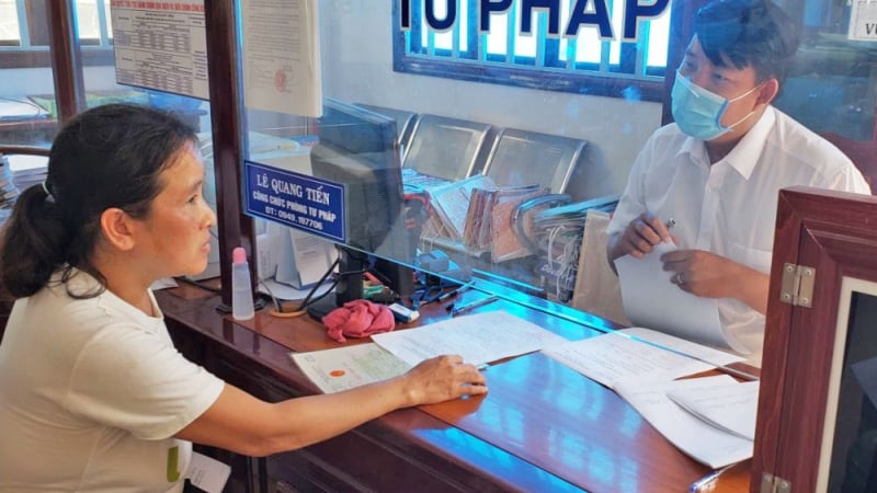 du-kien-tien-luong-cua-cong-chuc-tu-phap-–-ho-tich-xa-khi-tang-luong-co-so-tu-1/7