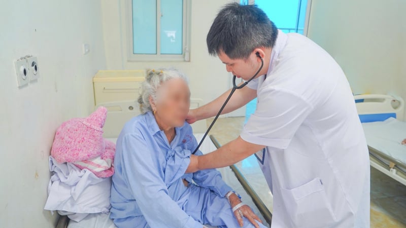 ky-dieu-thay-van-tim-qua-da,-nhe-nhang-cuu-song-cu-ba-91-tuoi-suy-tim,-suy-than-nang