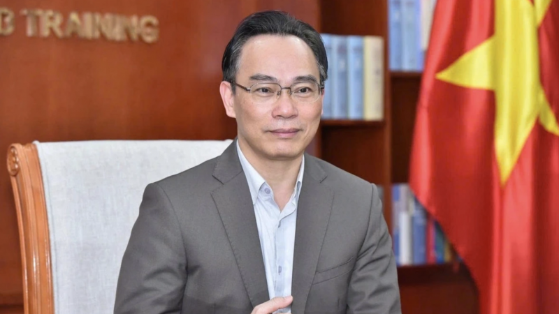 ong-hoang-minh-son-chinh-thuc-duoc-bo-nhiem-bo-truong-bo-gddt