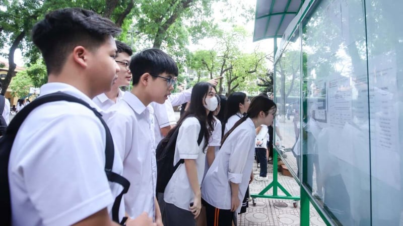 ti-le-choi-lop-10-ha-noi-2026-tang-manh,-phu-huynh-va-hoc-sinh-lo-lang,-“can-nao”-chon-nguyen-vong