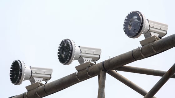 can-canh-dan-camera-ai-nhay-sang-ghi-hinh-xuyen-dem-tai-ha-noi-khien-nhieu-nguoi-hieu-ky