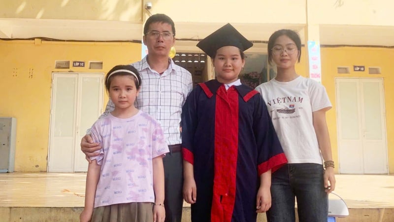 bai-du-thi-ngay-mai-trong-mat-em:-me-vang-nha!