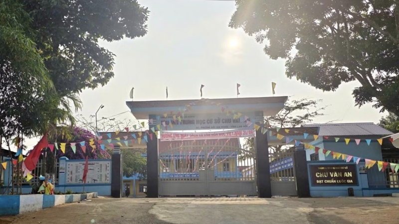 nam-sinh-lop-9-ngat-xiu-trong-gio-the-duc-roi-tu-vong