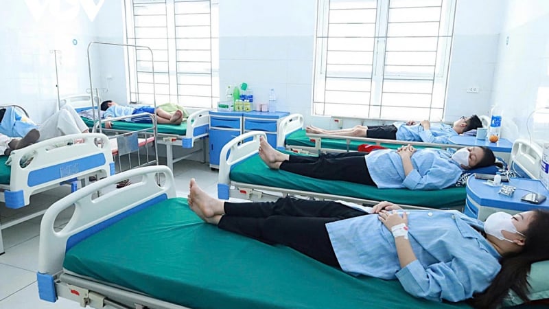 vu-hang-chuc-nguoi-nghi-ngo-doc-sau-khi-an-banh-mi:-60-truong-hop-da-phai-nhap-vien-dieu-tri